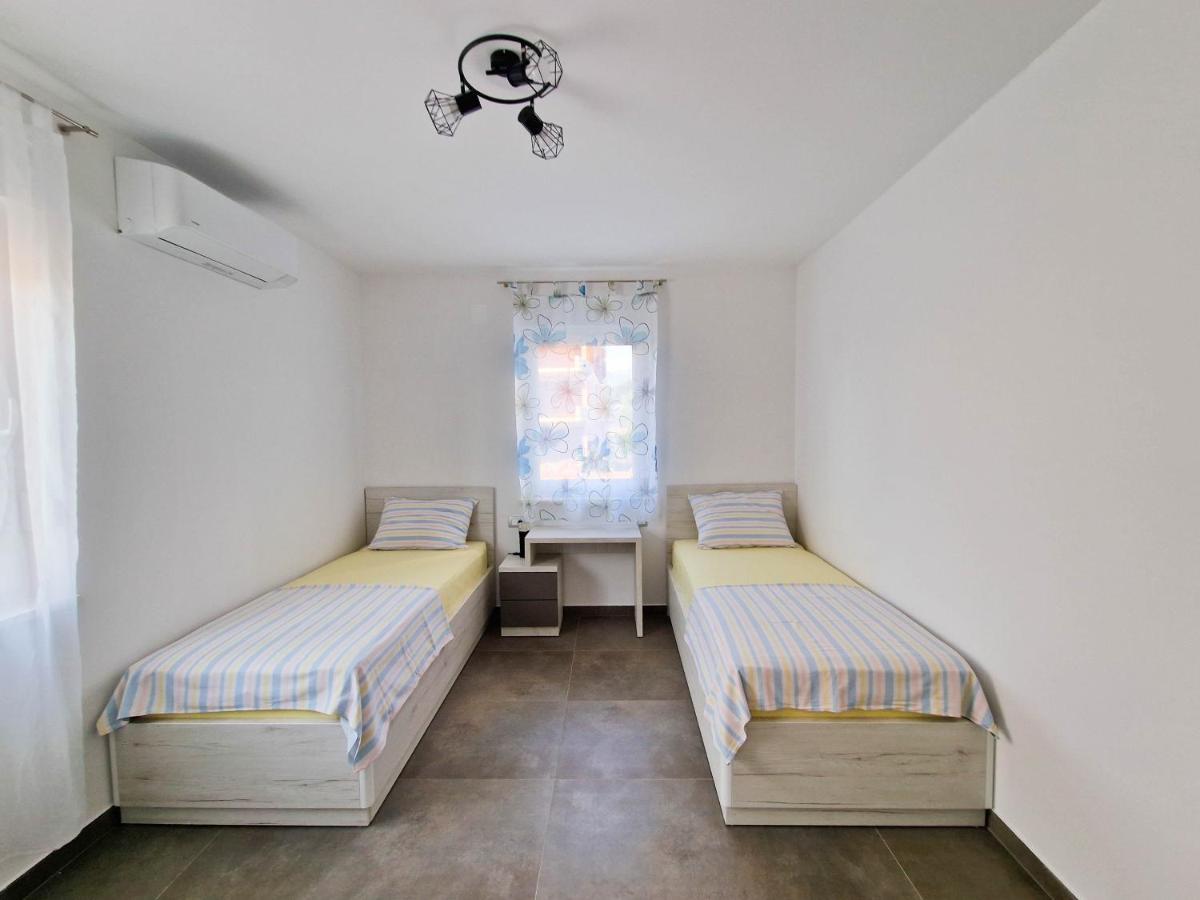 Villa Poseidon Novalja Εξωτερικό φωτογραφία